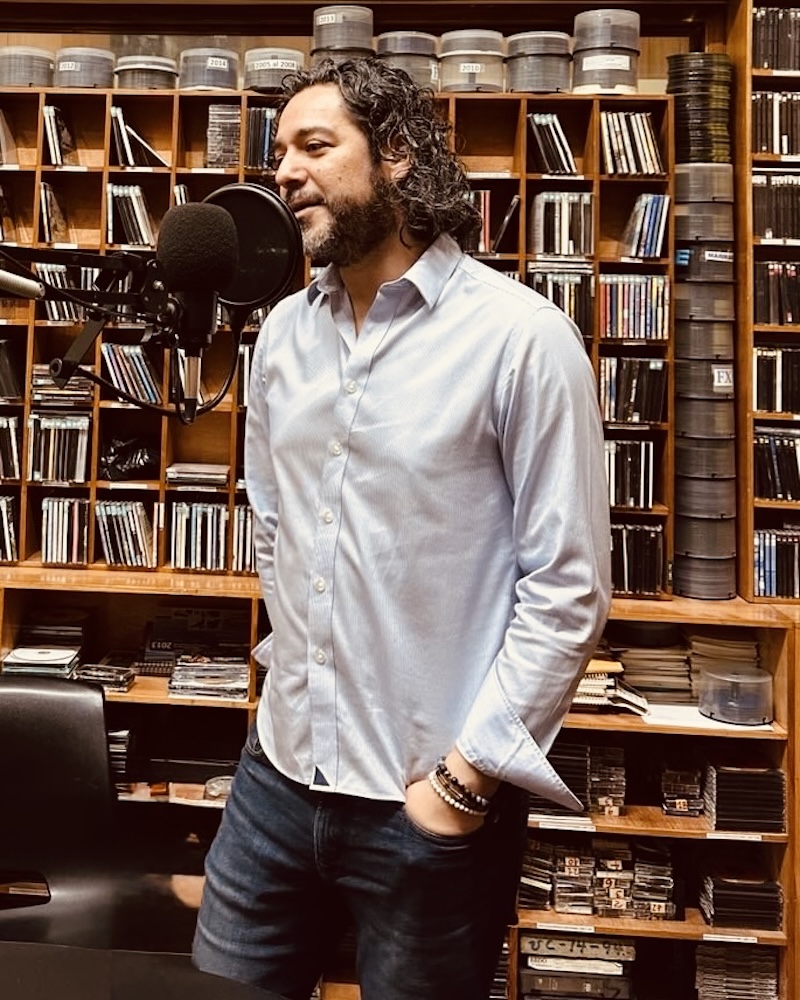 Ronald Escobar facilitando conversación